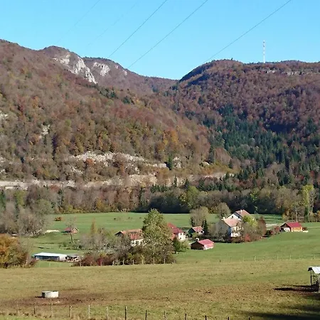 Hotel Aux Truites Bleues 3*